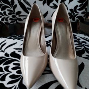 BCBG Pumps!
